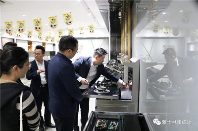 紹興市統(tǒng)計局副局長曹繪宏一行調研雅士林集成灶，助力企業(yè)市場高質量發(fā)展